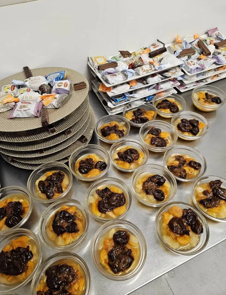 plato postre de navidad en la residencia